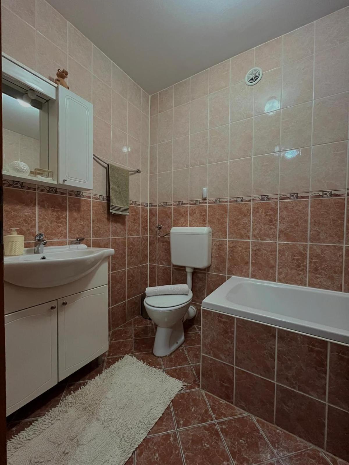 Apartman Basic Добой Экстерьер фото
